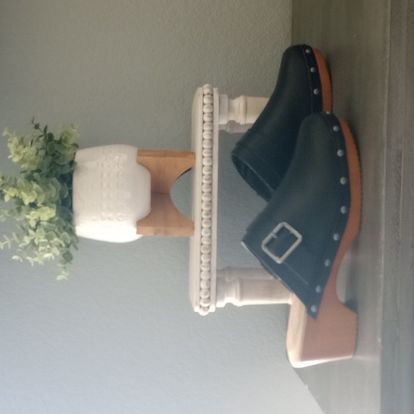 Mia Clogs - Picture 3 of 8